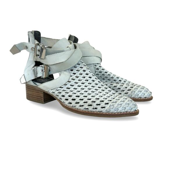 Jeffrey Campbell Womens Everly Booties Size 8 Soft Gray Woven Leather Strappy - Picture 1 of 8